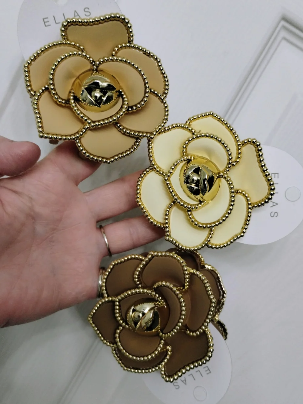 Camellia Hair Clips NWT 3 Pieces - Picture 7 of 12